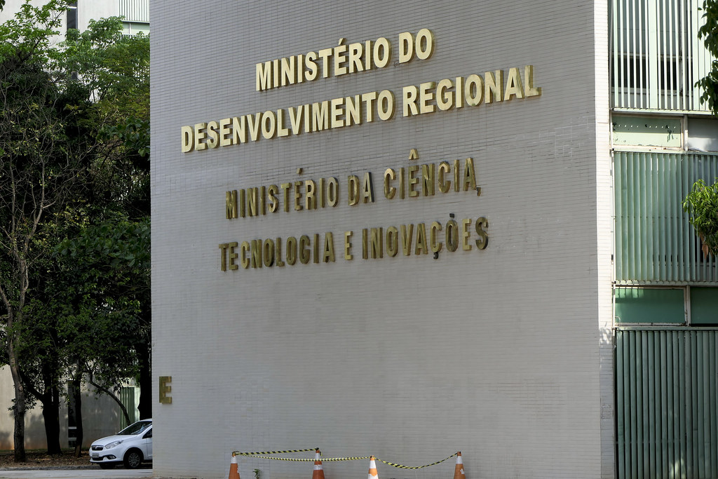 Ministério do Desenvolvimento Regional e o Ministério da Ciência e Tecnologia