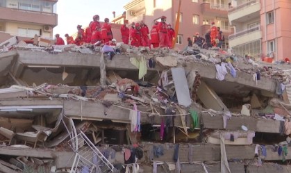 Terremoto na Turquia: homem é resgatado após passar 33 horas soterrado