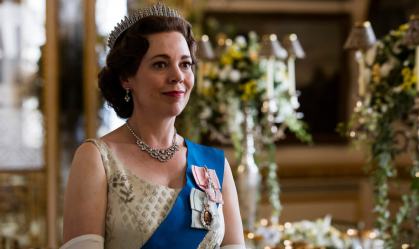Olivia Colman como rainha Elizabeth em The Crown