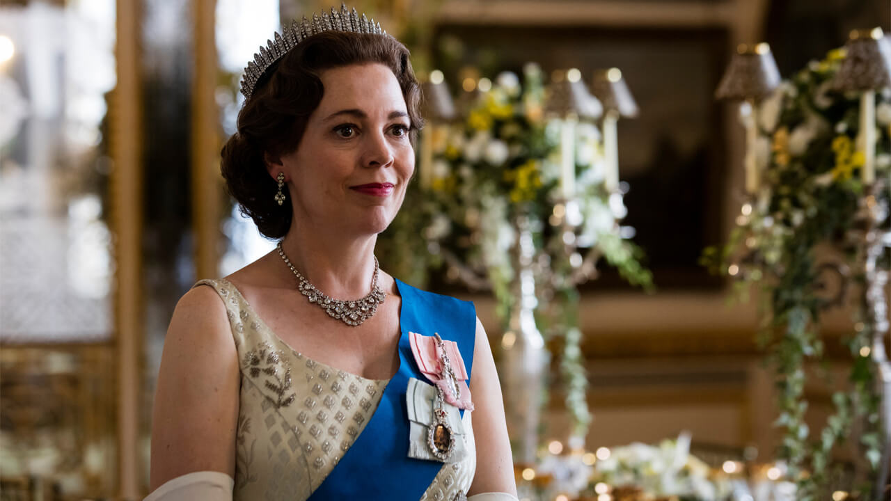 Olivia Colman como rainha Elizabeth em The Crown