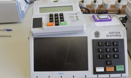 São Paulo testa urnas eletrônicas para eleições municipais