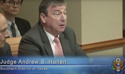 Juiz nega pedido republicano para invalidar 127 mil votos na democrata Houston