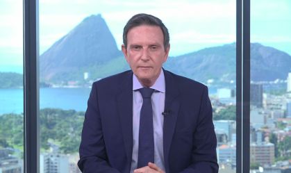 Marcelo Crivella destaca combate à pandemia promete manter reabertura no Rio