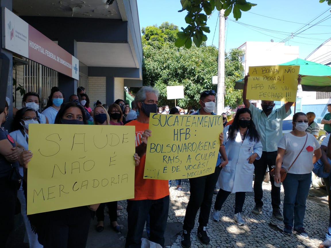 Ato público em frente ao Hospital Federal de Bonsucesso