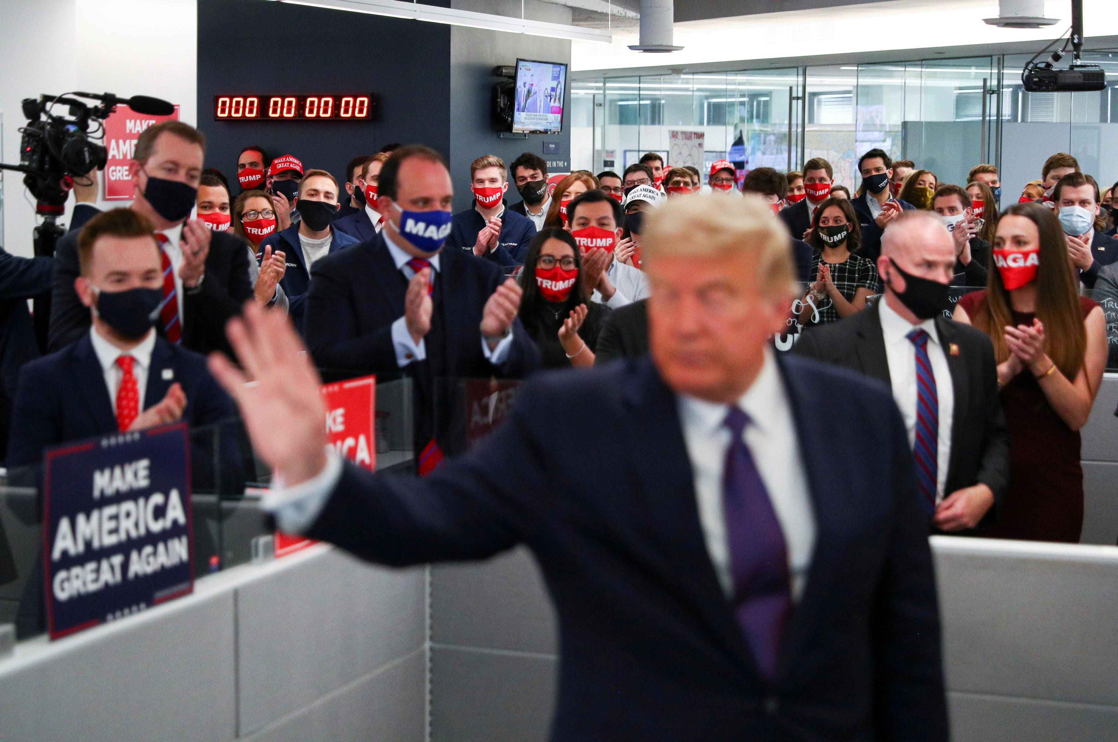 Donald Trump em escritório de campanha em Arlington