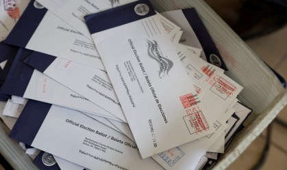 EUA: Esmagador nº de votos pelo correio atrasa apuração em 4 estados-chaves