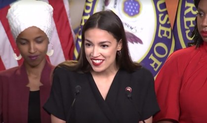 Alexandria Ocasio-Cortez, de 31 anos, criou um exército de apoiadores leais