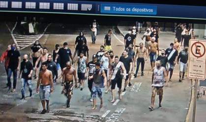 Polícia cumpre mandados de busca e apreensão contra torcedores do Vasco
