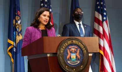 'Devemos ter transferência de poder pacífica', diz governadora de Michigan