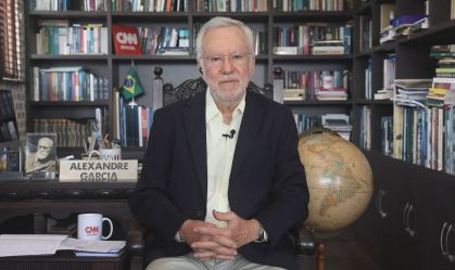 Alexandre Garcia: Trump exagera ao desqualificar voto por correio
