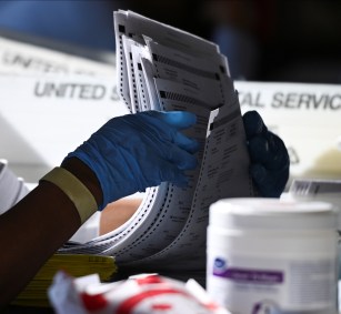 Contagem de votos da eleição presidencial dos EUA em Atlanta, na Geórgia