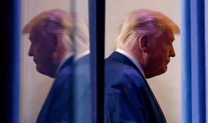 Trump quer manter a narrativa de injustiça e de país traído, avalia professor