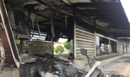 Incêndio na madrugada deste sábado destrói estação de BRT no Rio de Janeiro