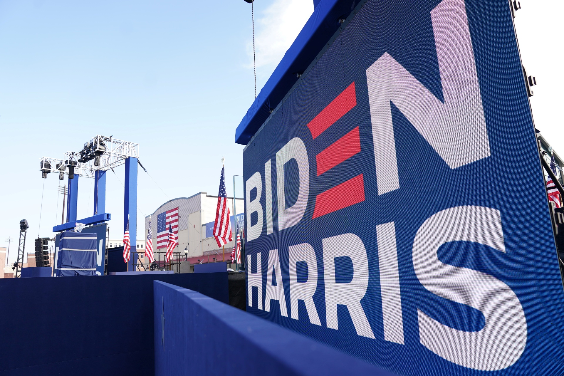 Palco em Wilmington, Delaware, onde Biden deve discursar