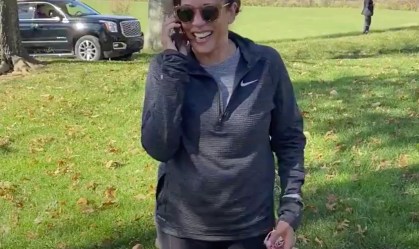 Kamala Harris liga para parabenizar Joe Biden: 'Nós conseguimos'