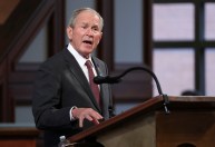 Em ato falho, Bush chama invasão “do Iraque de brutal e injustificada”