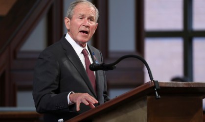 Bush parabeniza Biden por vitória mas diz que Trump tem direito de contestar