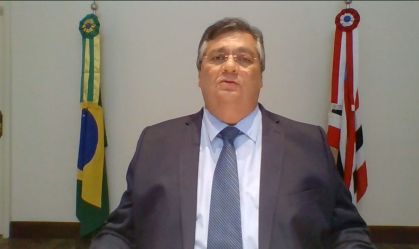 Bolsonaro faz opção pelo caos em vez de governar, diz Flávio Dino