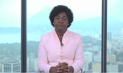 RJ: Benedita da Silva quer aumentar Bolsa Família em R$ 100 e criar moeda social