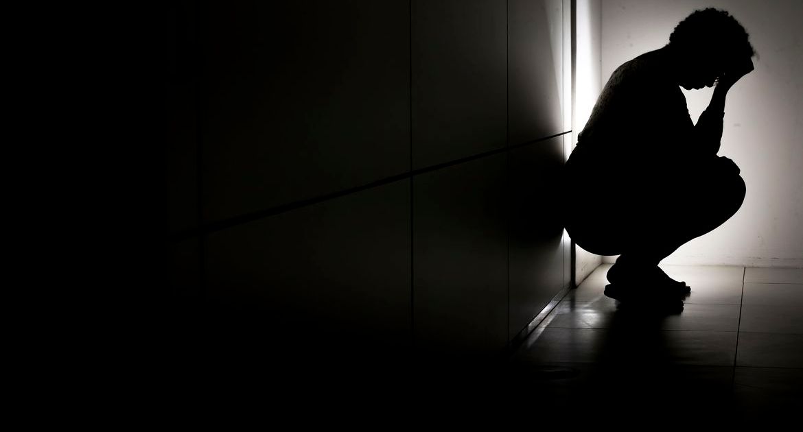 Solidão eleva risco de morte em pessoas com obesidade, diz estudo | CNN ...