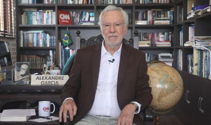 'O Supremo não tem que se meter nisso', diz Alexandre Garcia sobre Coronavac