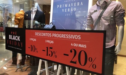Lojas fazem preparação para a Black Friday no Rio de Janeiro