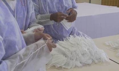 Em SP, presos começam a fabricar máscaras para proteção contra coronavírus