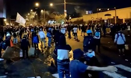 Protesto no Peru deixa mortos e presidente interino sofre pressão para renunciar