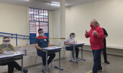 Lula vota em São Bernardo do Campo (SP)