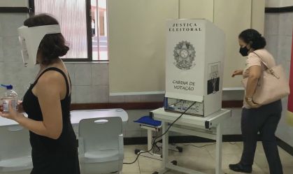TSE: 140 foram presos e 2.717 urnas substituídas desde o início da votação