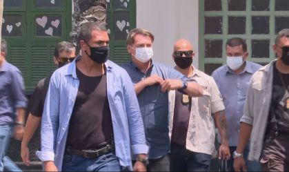 Bolsonaro vota, nesta manhã, no Rio de Janeiro