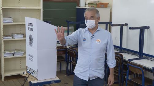 Márcio França votando em SP