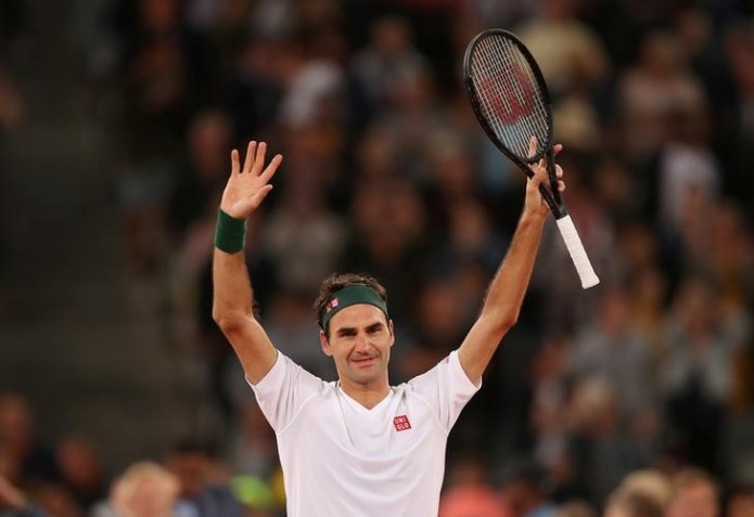 O tenista Roger Federer comemora vitória em jogo na Cidade do Cabo, África do Sul / Foto: Mike Hutchings - 07.fev.2020 / Reuters