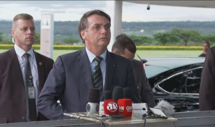 Análise: Bolsonaro está preocupado em manter protagonismo com 'coronavoucher'