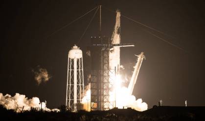 SpaceX lança 143 satélites em um único foguete e atinge recorde
