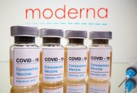 Conselheiros do FDA recomendam dose de reforço da Moderna para grupos de risco