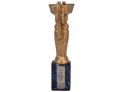 Troféu Jules Rimet criado para Pelé, que será leiloado