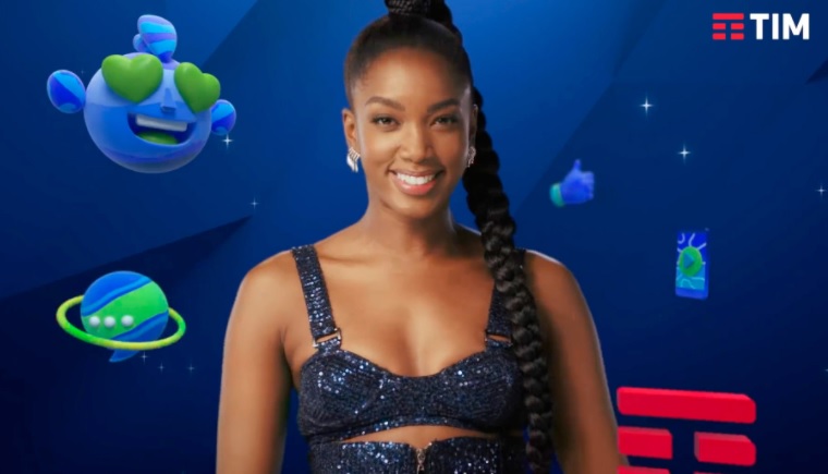 Cantora Iza Propaganda Tim