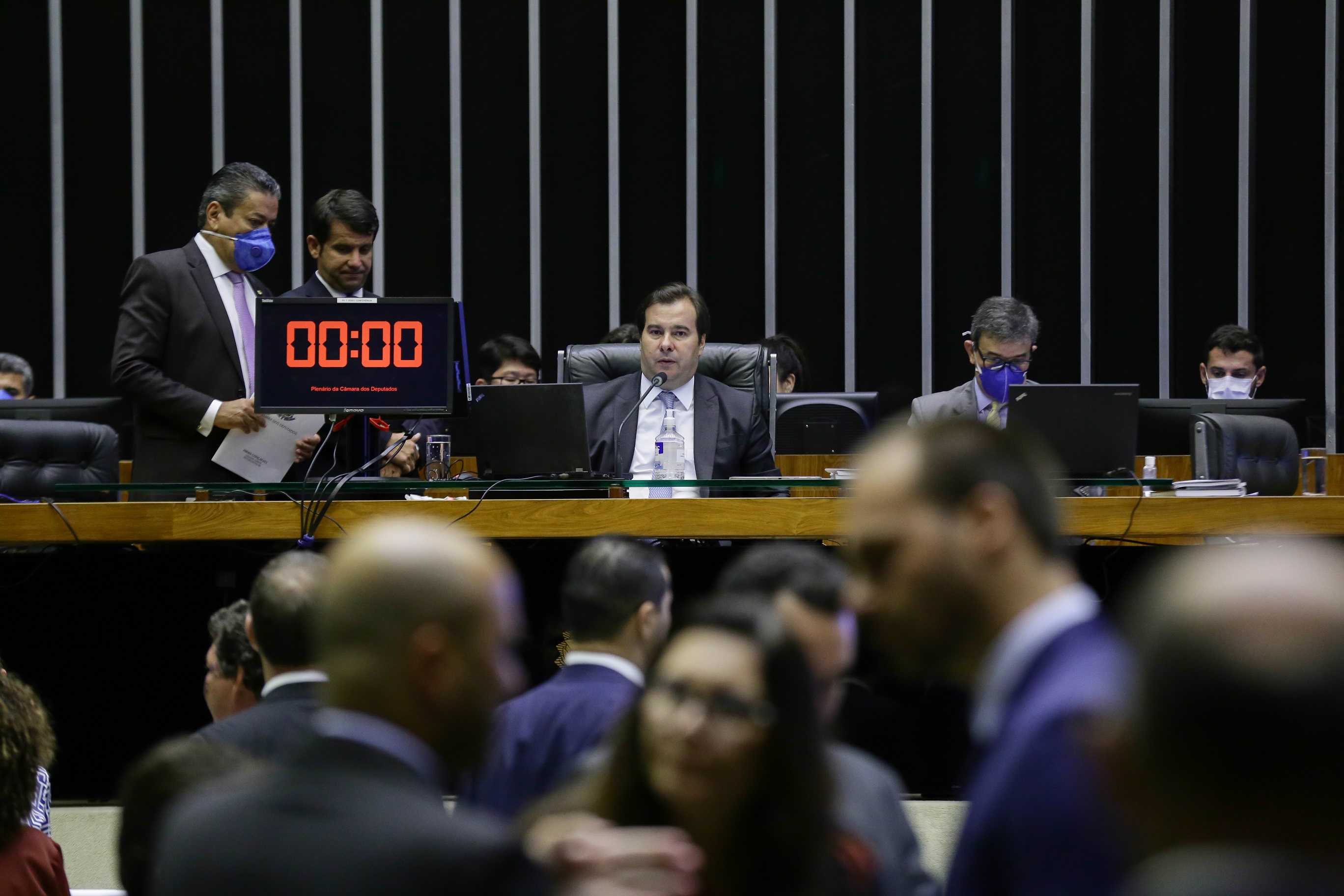 O presidente da Câmara, Rodrigo Maia (DEM-RJ), durante a sessão sobre o 'coronavoucher'  / Foto: Michel Jesus/Câmara dos Deputados