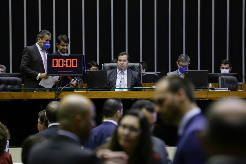 O presidente da Câmara, Rodrigo Maia (DEM-RJ), durante a sessão sobre o 'coronavoucher' / Foto: Michel Jesus/Câmara dos Deputados