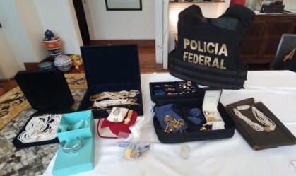 Joias e ouro: veja itens apreendidos em ação que apura suposto crime na Receita