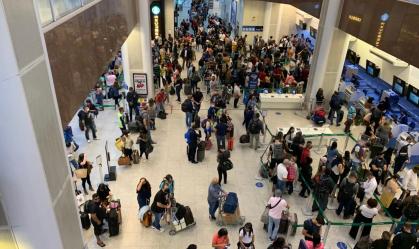 Governo pedirá comprovante e incentivará vacinação nos aeroportos brasileiros