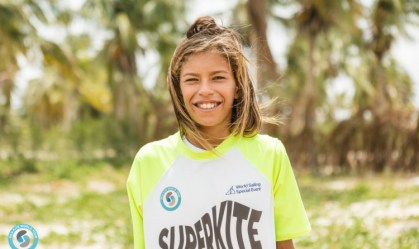 Brasileiro de 12 anos ganha destaque em torneio internacional de kitesurf