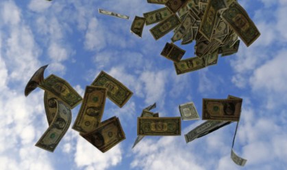 Homem ganha US$ 1 mi em loteria dos EUA com nota de US$ 20 que encontrou no chão
