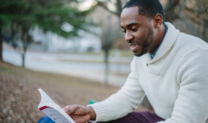 Magalu oferece 100% de cashback na compra de livros de autores negros