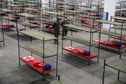 Abrigo na Espanha para receber moradores de rua durante surto de coronavírus