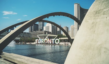 Maior cidade do Canadá ficará em lockdown por 28 dias para conter Covid-19
