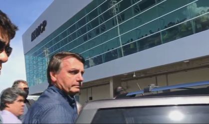 Jair Bolsonaro chega ao Amapá para visitar subestações de energia elétrica