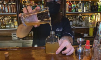 Vendas online de bebidas alcoólicas aumentam 960% na pandemia (22.nov.2020)