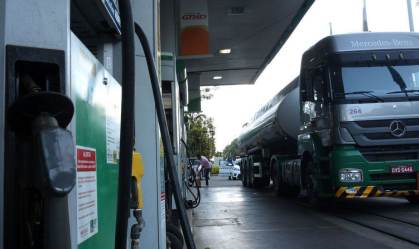 Postos de gasolina do país poderão fechar mais cedo a partir de hoje